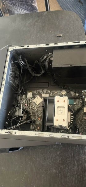 Predator P03-630 case with some components Carousel 2