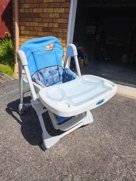 Oxford Cot + free trolley, High Chair etc. Carousel 2