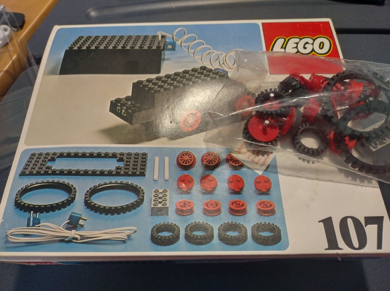 1976 Lego Universl Building 4.5V Motor set with accessory pack Carousel 1