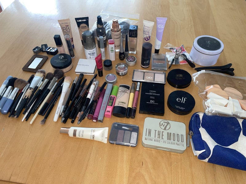 L’Oréal, Elf, Revlon, Maybelline, Rimmel - huge bulk makeup - $1 res Carousel 2
