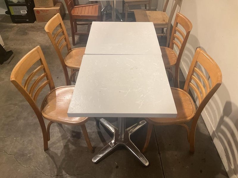 2 Tables & 4 Chairs Carousel 2