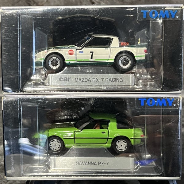 TOMICA Limited MAZDA SAVANNA RX-7 & MAZDA RX-7 RACING 1/64 #133 Carousel 1