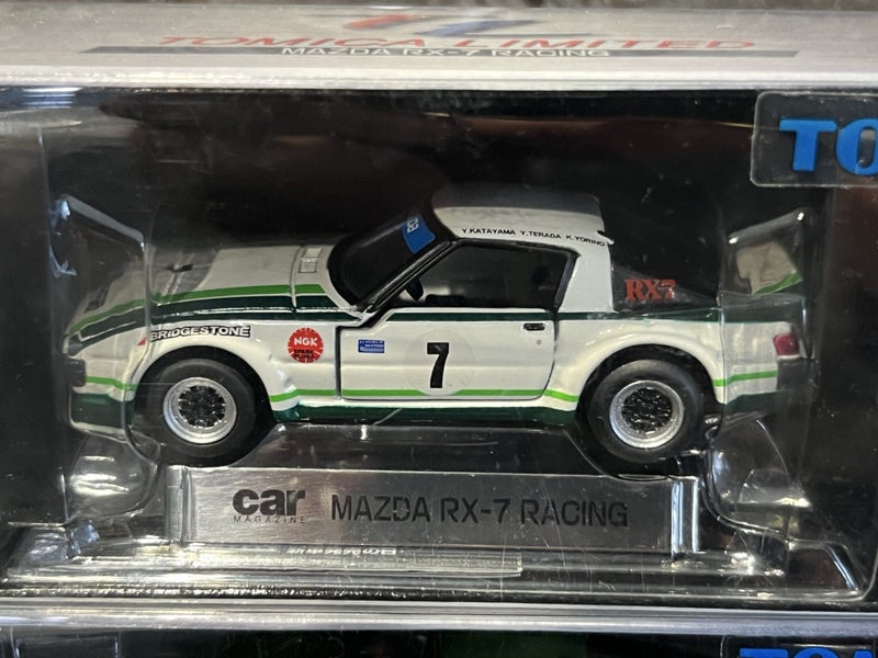 TOMICA Limited MAZDA SAVANNA RX-7 & MAZDA RX-7 RACING 1/64 #133 Carousel 2