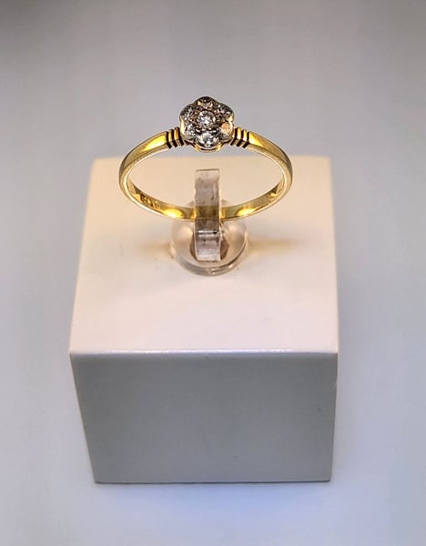Traditional Diamond Cluster Ring + Valuation Carousel 1