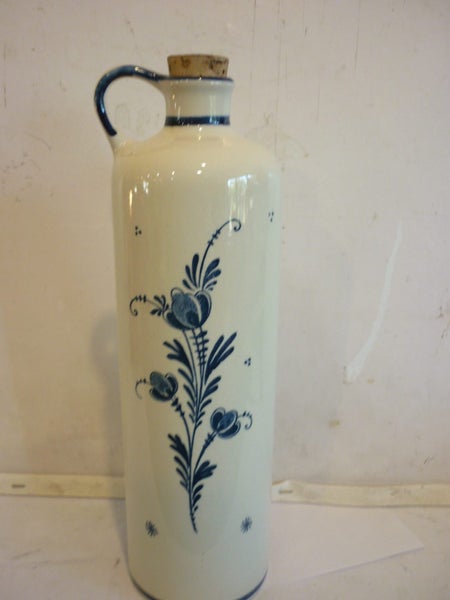 DELFT BLUE & WHITE VINTAGE BOTTLE H/PAINTED Carousel 2