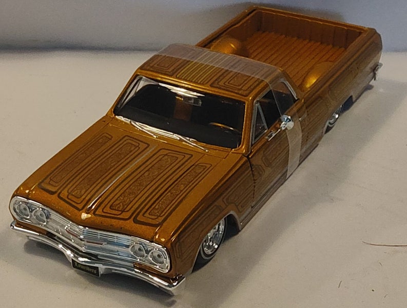 Maisto. Design 1:25 scale. 1965 CHEVROLET EL CAMINO Carousel 6