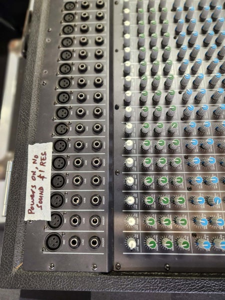 Fender PX2200 Mixer Carousel 2