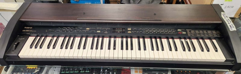 Roland KR-350 Keyboard Carousel 2