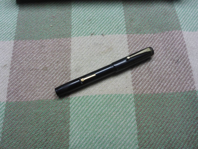 Awesome Old Vintage Conway Stewart Fountain Pen No. 475 14ct Gold Nib Carousel 1