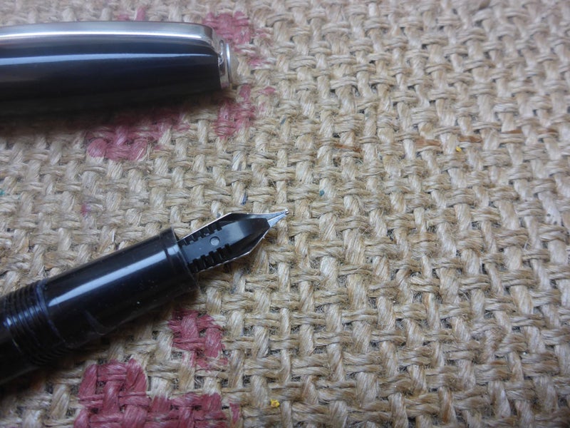 Stunning Vintage Platignum Regal Fountain Pen Carousel 12