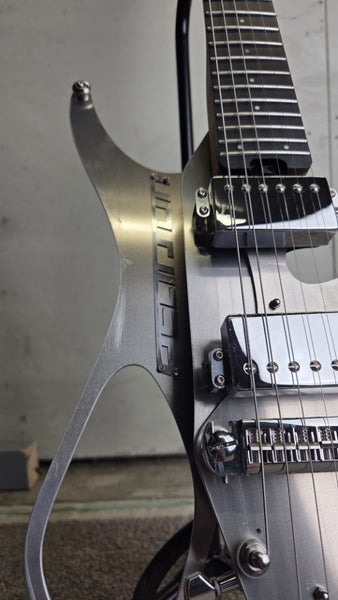 Pearson Hyper-B Gen 6 Headless Electric Guitar - B-Stock Carousel 10