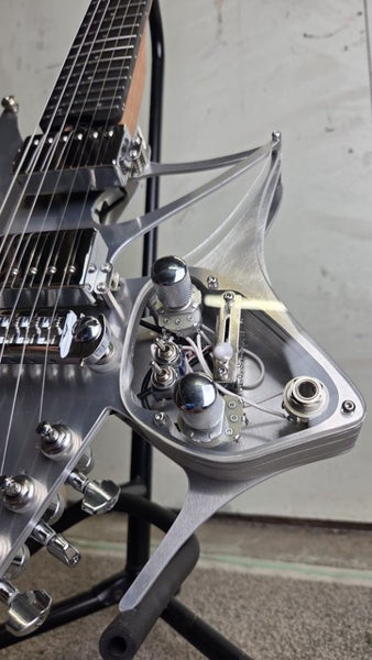 Pearson Hyper-B Gen 6 Headless Electric Guitar - B-Stock Carousel 1