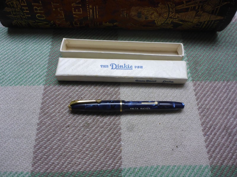 Stunning Vintage Boxed Conway Stewart Dinkie 560 Fountain Pen 14ct Gold Nib Carousel 1