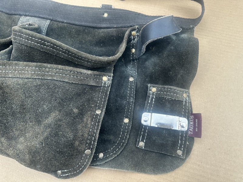 Taurus Suede Split Leg Apron 600 x 290 x 40mm Black Carousel 2