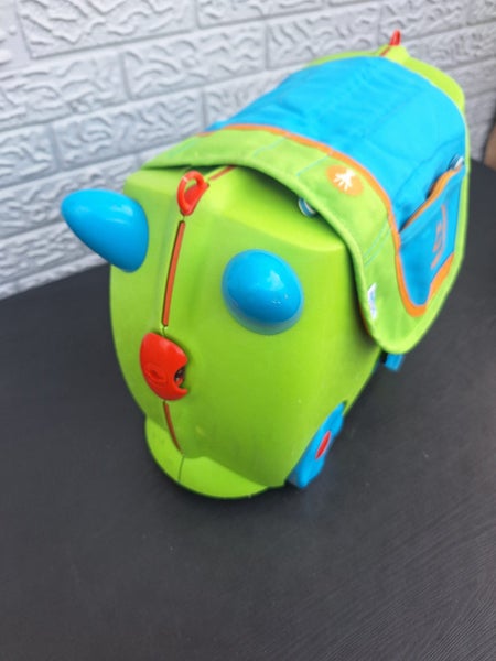 Trunki - Kids Ride On Travel Luggage With Stationery Saddle - Green Carousel 2