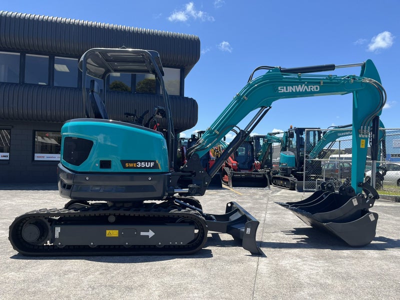 Sunward SWE35UF 3.5Ton Digger/Excavator Carousel 2