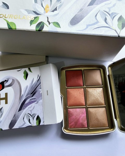 HOURGLASS Swan palette with limited edition packaging Carousel 7