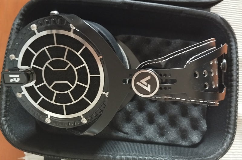 Verum 2 Planar Magnetic Headphones Carousel 1