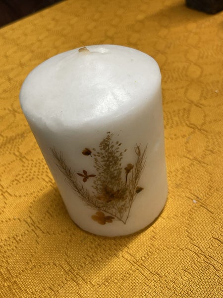 WHITE CANDLE with an intricate 3D Flower Picture on the side Carousel 1