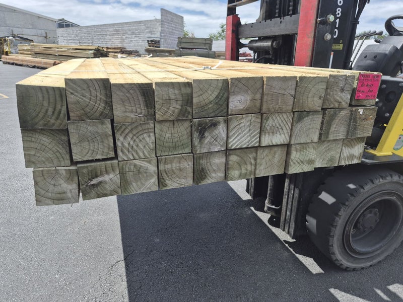 PINE POSTS - 2.0M LENGTHS, 100 x 100mm ROUGH SAWN, H4 - 60m - TS9326 Carousel 2