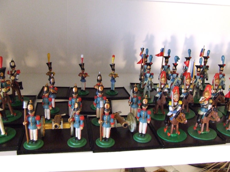 BLUE TOY ARMY Carousel 1