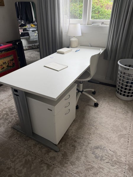 Computer desk Carousel 2