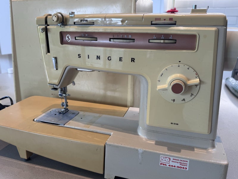 Singer sewing machine Carousel 1