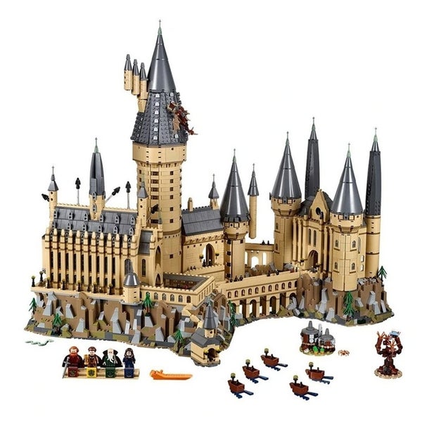 LEGO Harry Potter Hogwarts Castle (71043) Carousel 2