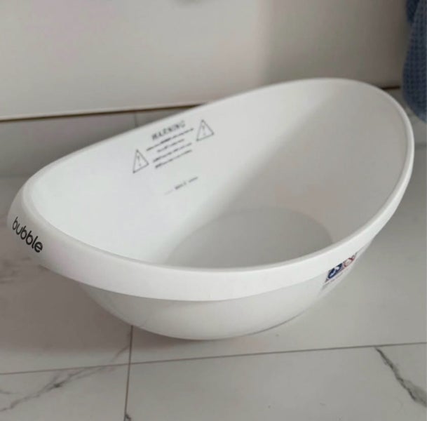 Baby Bath w Newborn insert Carousel 2