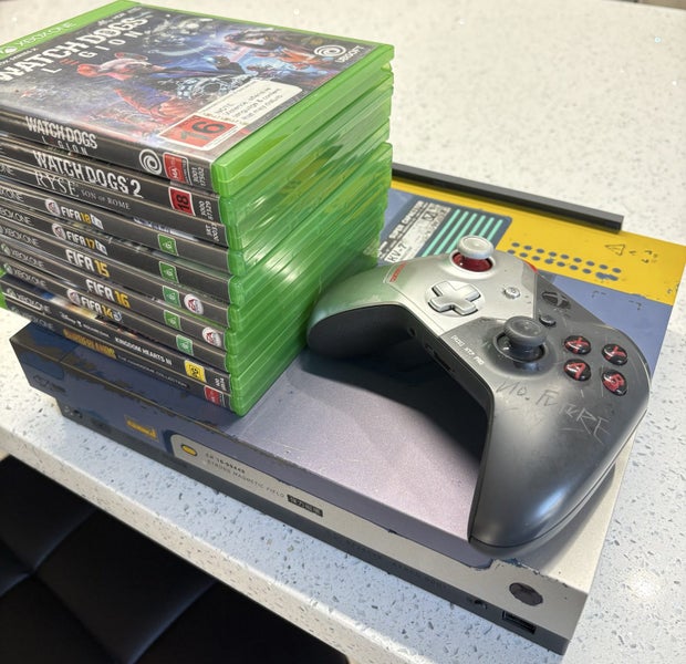 Xbox One X Cyberpunk 2077 + 10 Games Carousel 1