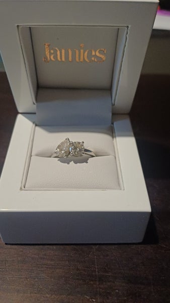 2ct diamond/platinum ring Carousel 1