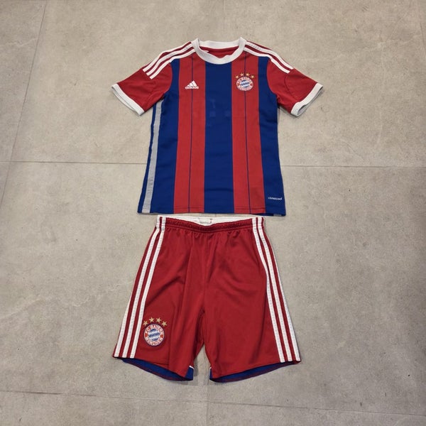 Bayern Munich Football Kit Jersey Children's Size 11-12Y Carousel 1