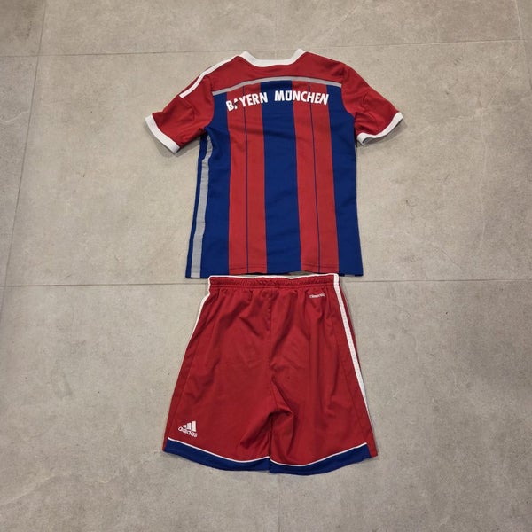 Bayern Munich Football Kit Jersey Children's Size 11-12Y Carousel 2
