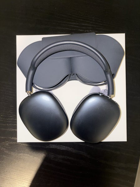 AirPods Max – Midnight (Only worn a couple of times!) Carousel 2