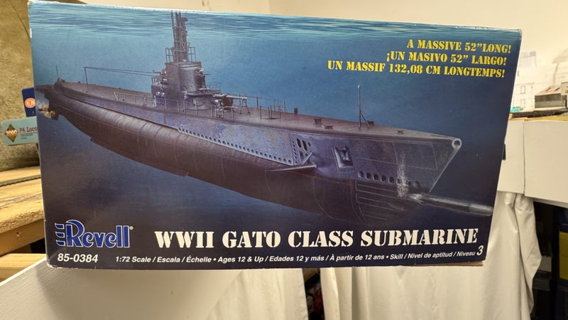 Revell 1/72 scale Gato class submarine Carousel 1