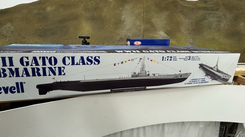 Revell 1/72 scale Gato class submarine Carousel 2