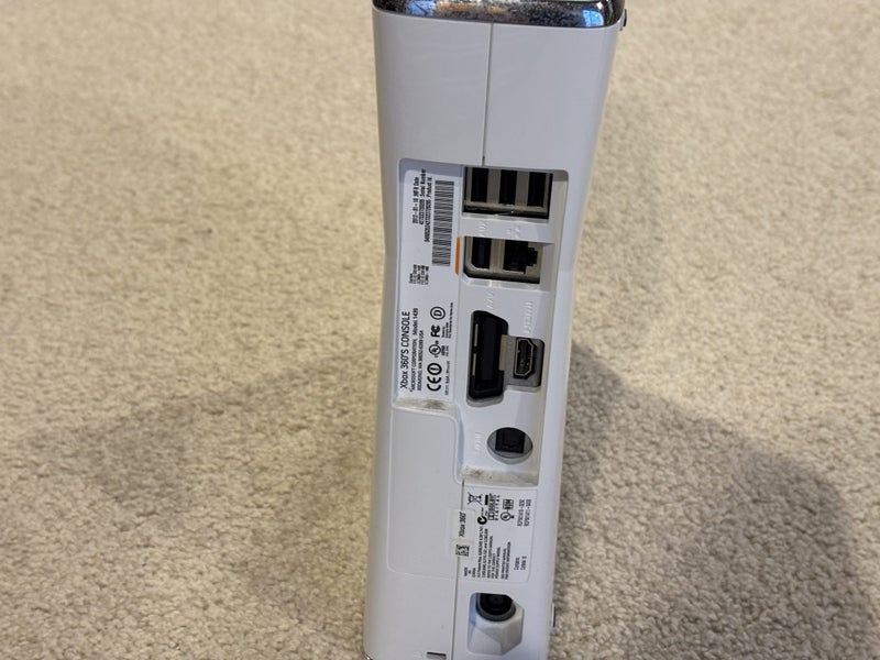 XBOX 360 Consoles and Kinect Sensor + 4 Gaming DVD Carousel 2