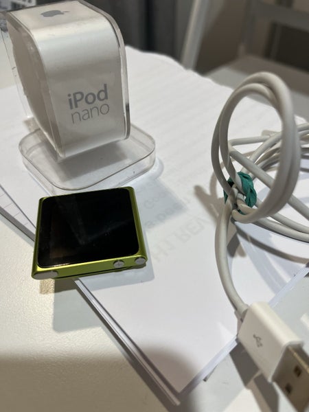 iPod Nano 8GB Green 6th Gen Carousel 1
