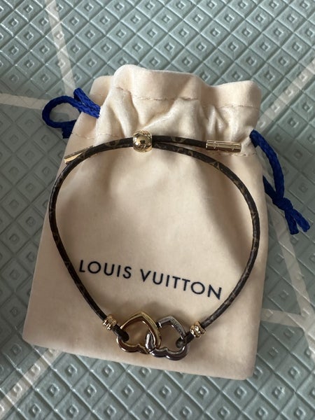 Heart Bracelet Carousel 2