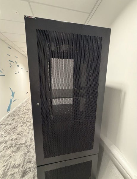 Dynamix Cabinet 45RU Carousel 3