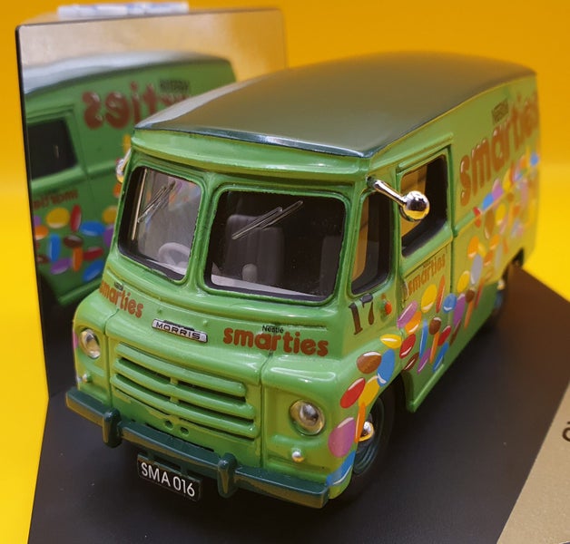 VITESSE CITY - MORRIS LD150 VAN IN STUNNING SMARTIES LIVERY - 1/43 Carousel 2