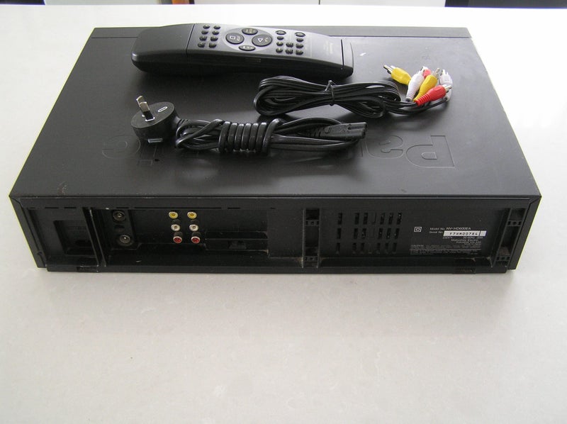 PANASONIC HI FI NICAM VIDEO RECORDER Carousel 2
