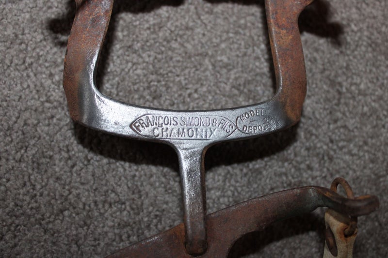 Vintage FRANÇOIS SIMOND & FILS Crampons Carousel 1
