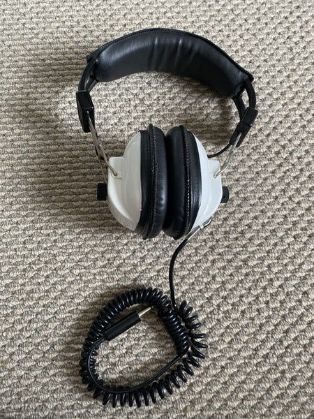 Tokumi headphones - vintage Carousel 1