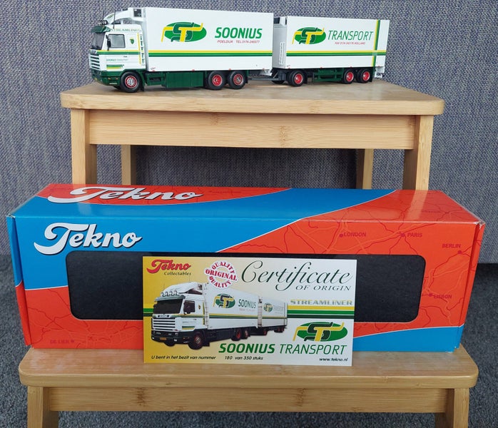 Tekno 1/50 Scania 143 and trailer Carousel 1