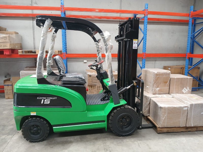 Forkhoist 1.5 tonne. Near New. Carousel 2