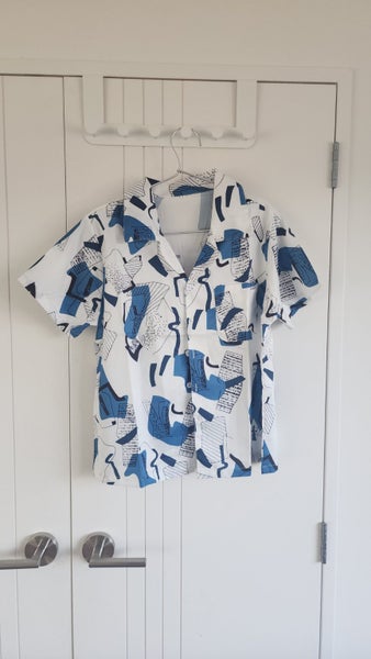 Short Sleeve Shirt with Abstract Print, NZ Size 10 -12, New Carousel 1