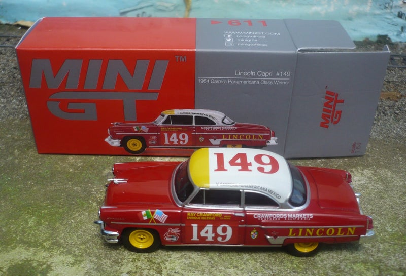 Mini GT CAR & CREW Carousel 1
