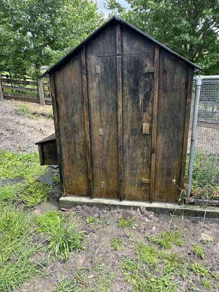 Chicken house Carousel 1