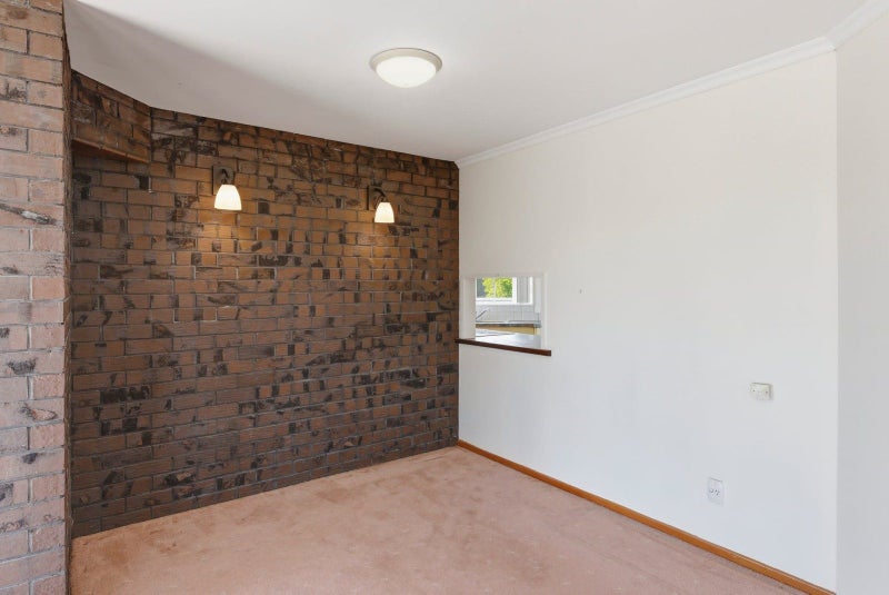 Image 3 of 27